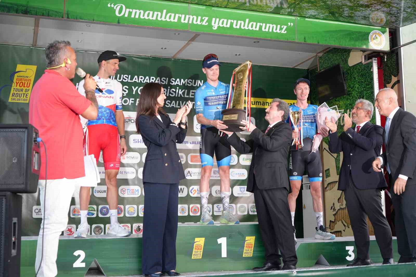 Kurtuluş Yolu Bisiklet Turu&rsquo;nda kazananlar belli oldu
