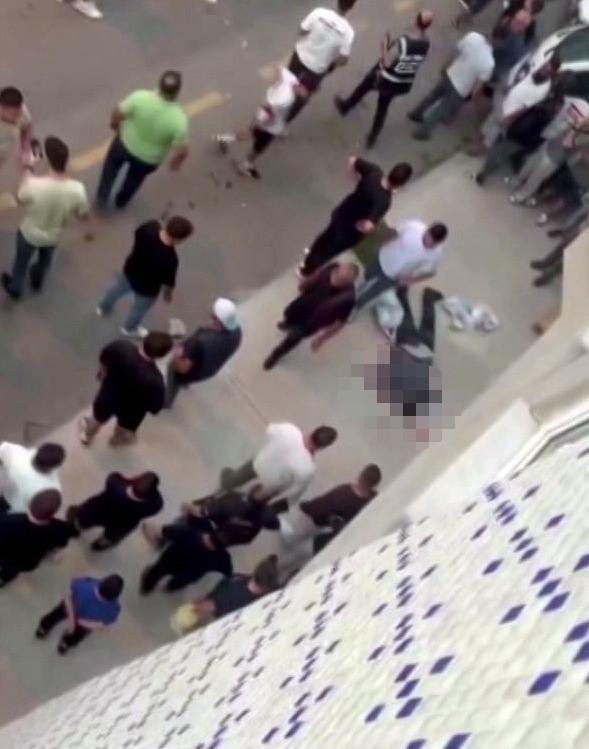 Pusu kurup alışverişten d&ouml;nen adamı başından vurarak &ouml;ld&uuml;rd&uuml;, 1 &ccedil;ocuk yaralandı
