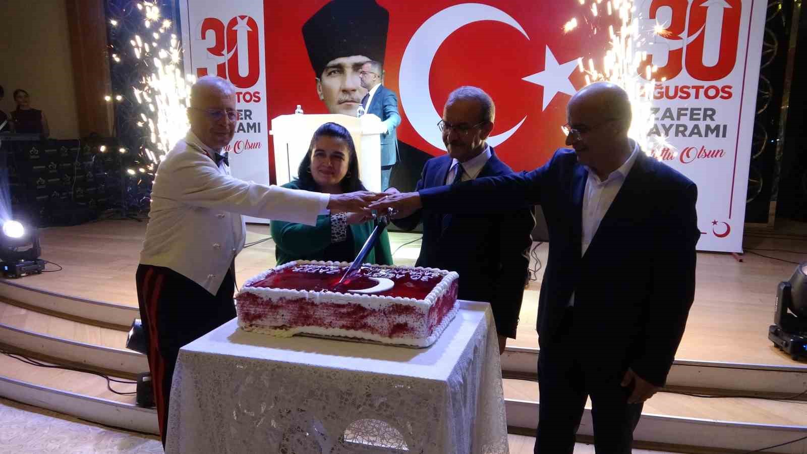 Malatya’da 30 Ağustos Zafer Bayramı resepsiyonu düzenlendi