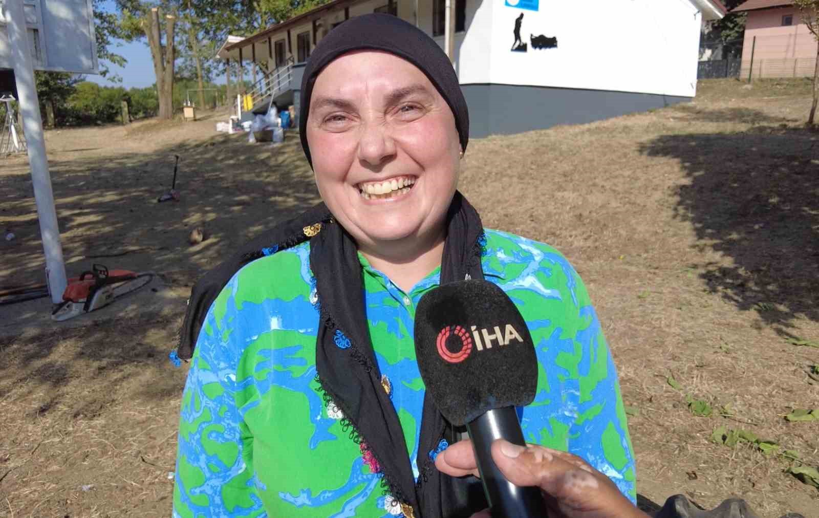 Düzceli Beşiktaşlılar köy okulunu boyayıp spor alanları yaptı