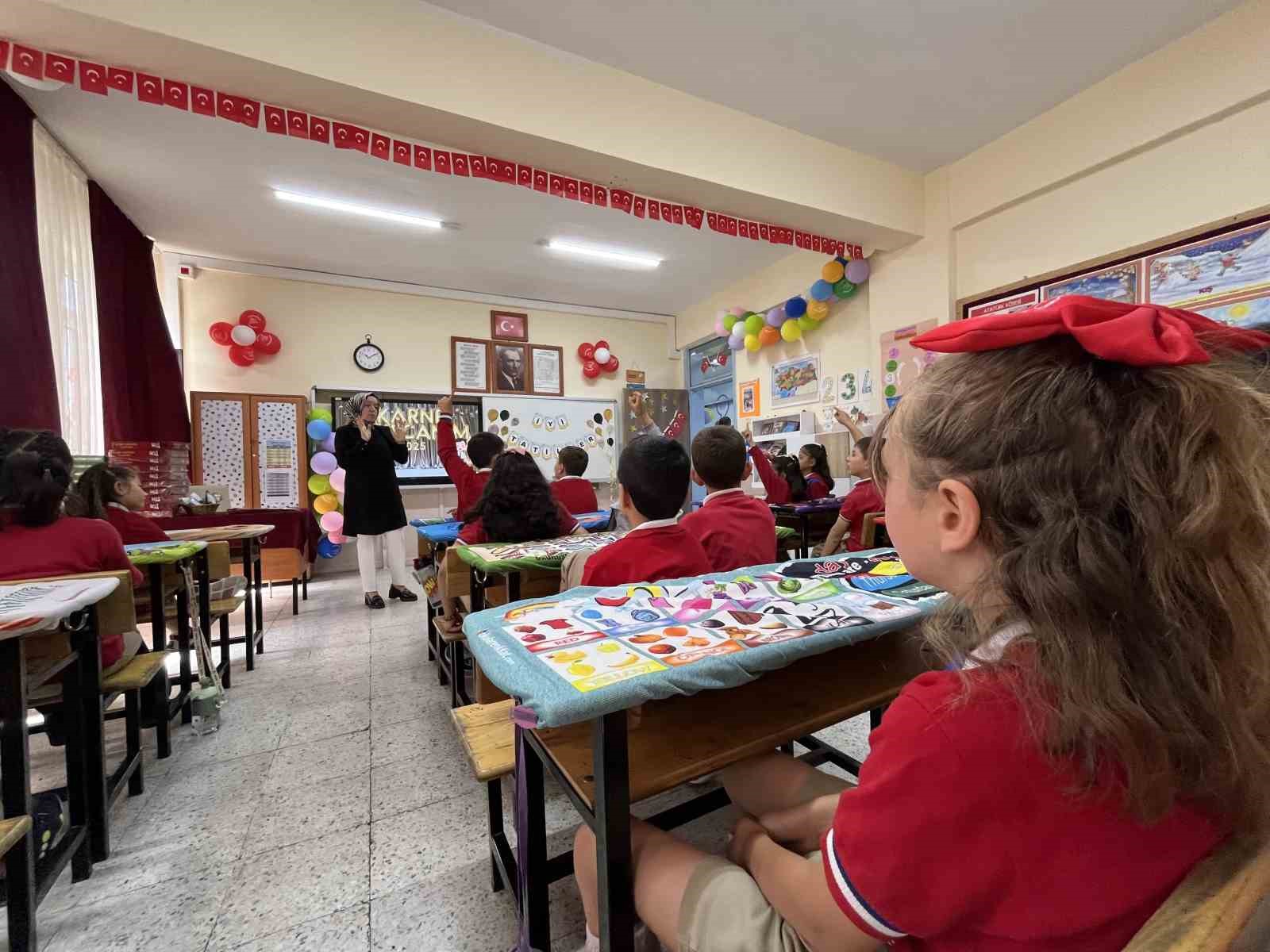 Çocukların okula adaptasyon sürecinde en büyük rol ailenin