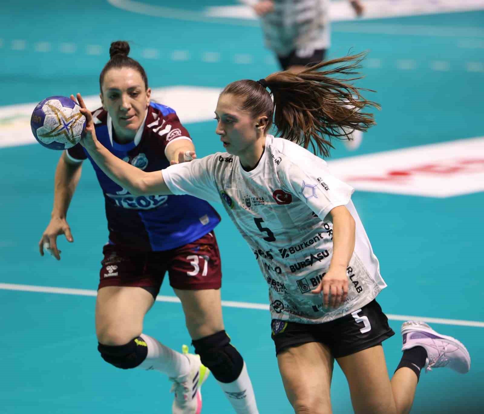 Büyükşehir hentbol takımı finalde