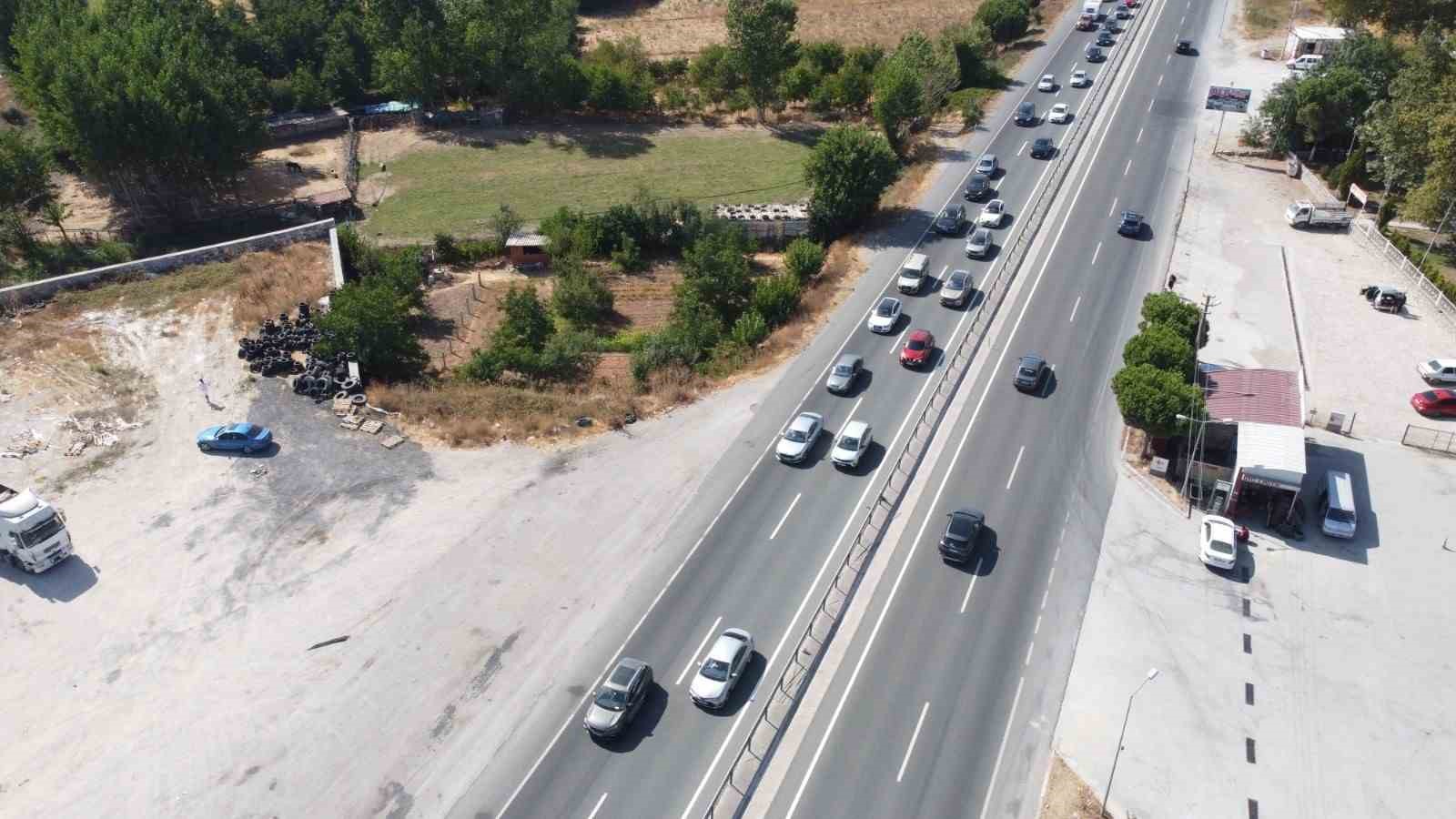 Balıkesir&rsquo;de yaz tatili bitti, trafik yoğunluğu başladı
