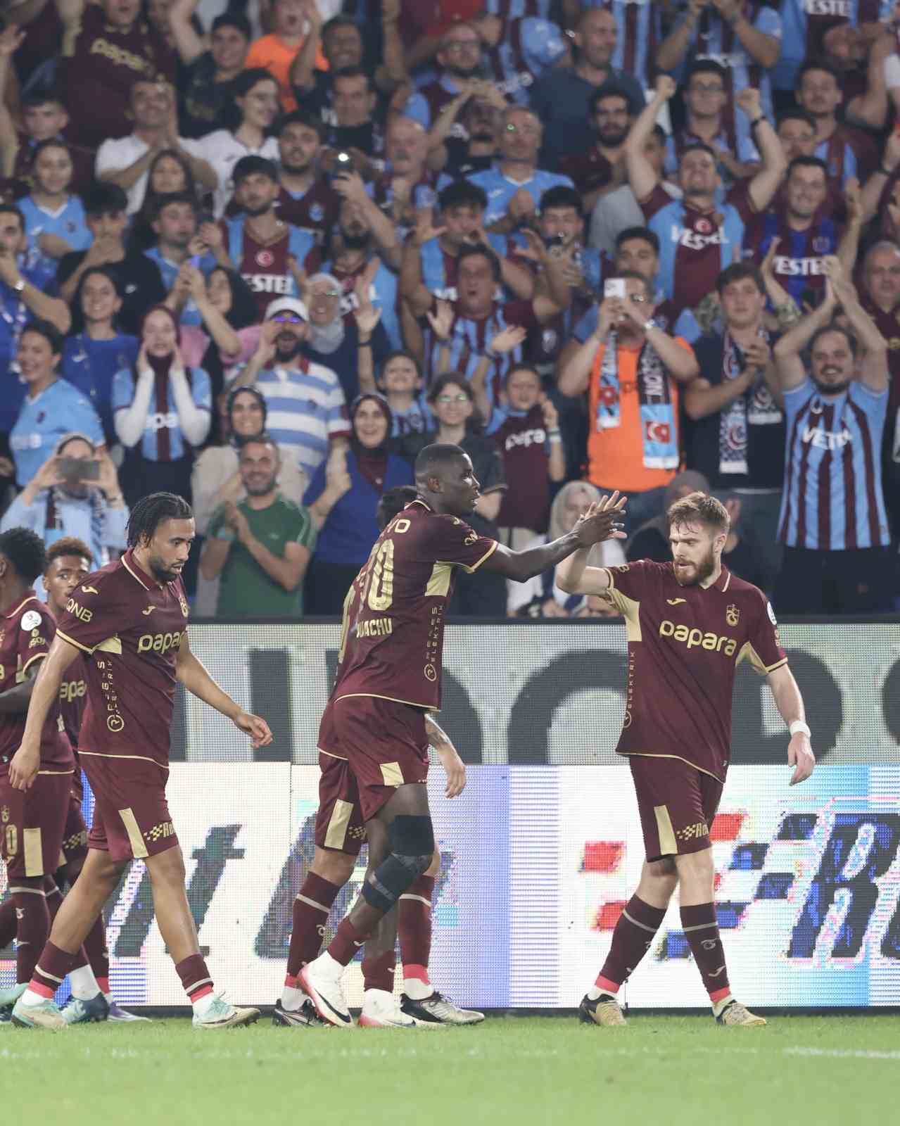 Trendyol Süper Lig: Trabzonspor: 1 - Samsunspor: 0 (İlk yarı)