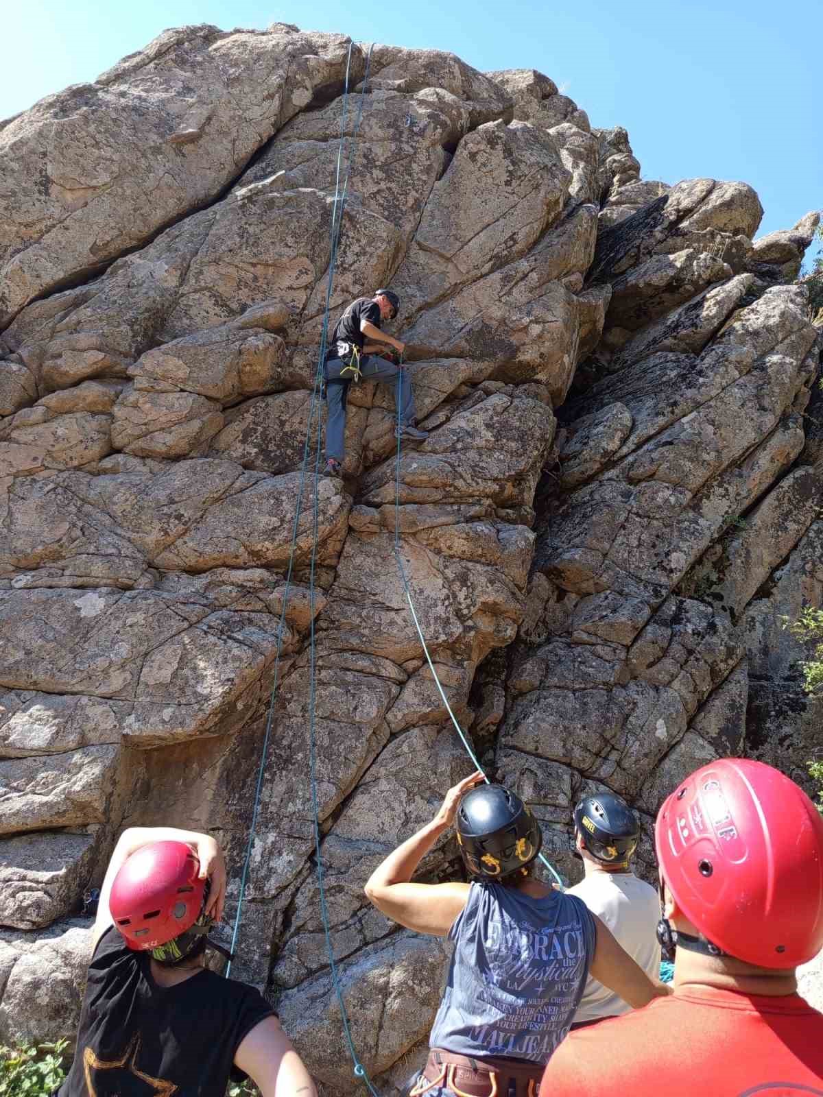 Zafer Bayramı’nda Karakayalar’a tırmandılar