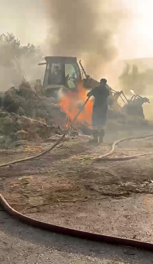 Isparta&rsquo;da k&ouml;yde &ccedil;ıkan yangın saman balyalarını k&uuml;l etti
