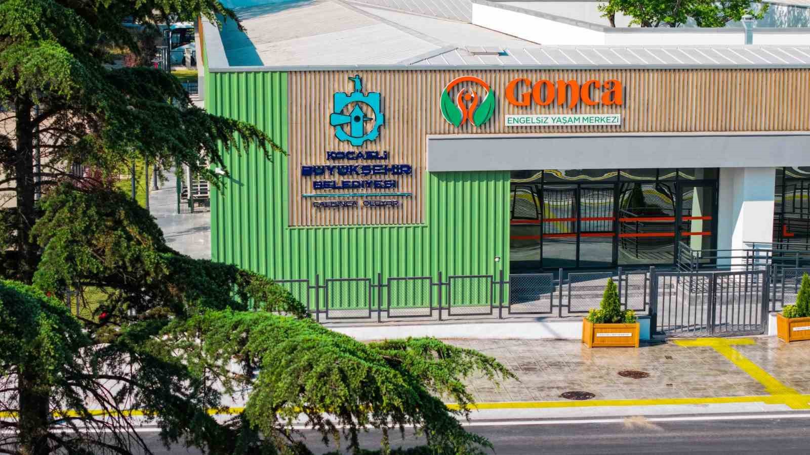 Minik Yağız’ın ilk adımları ailesine bayram yaşattı