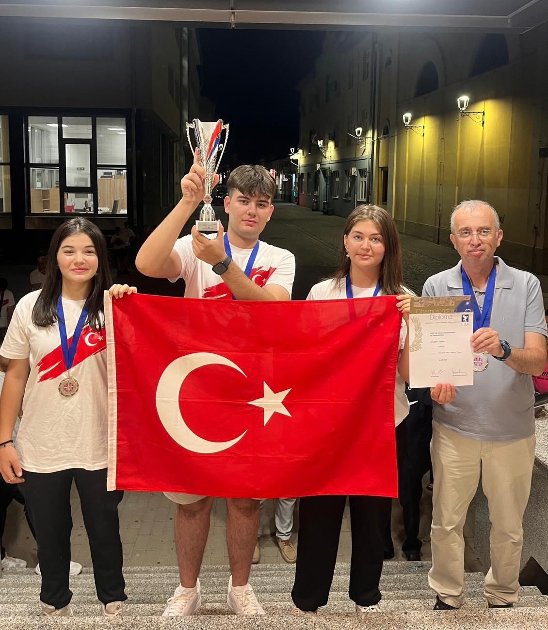 Alaşehirli sporculardan dünya ikinciliği