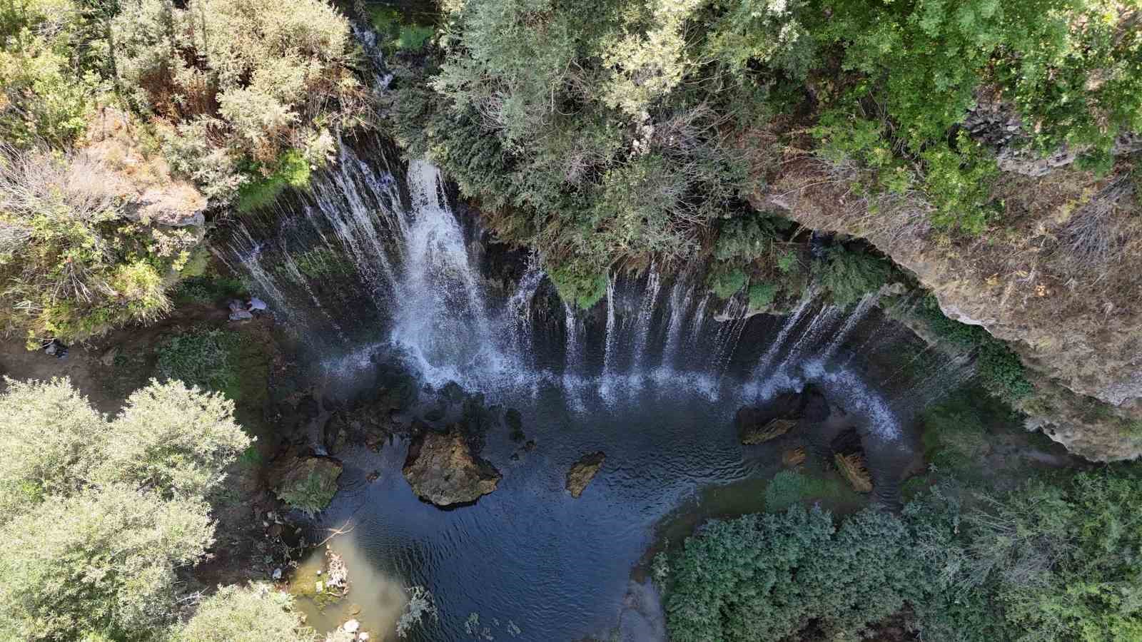 Saklı cennet olarak biliniyor, sesi ve görüntüsüyle mest ediyor

