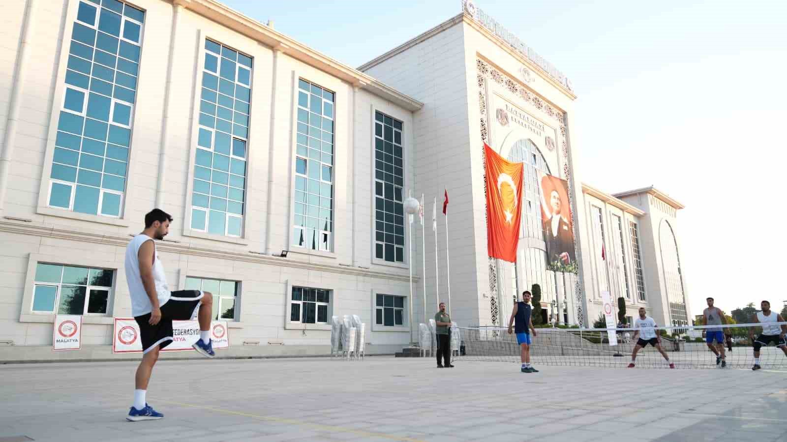 Battalgazi’de 18 takım mücadele etti, kupa Karaman FK’nın oldu