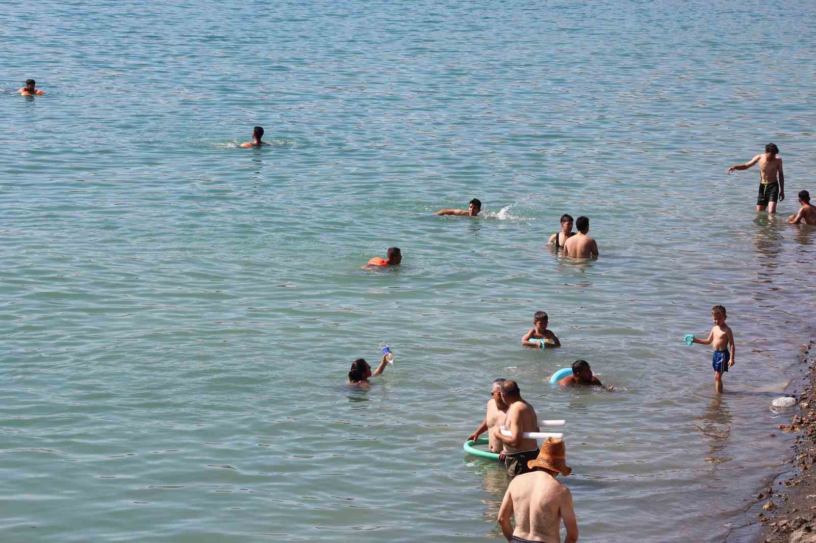 Konya’daki Acıgöl’e ziyaretçi akını
