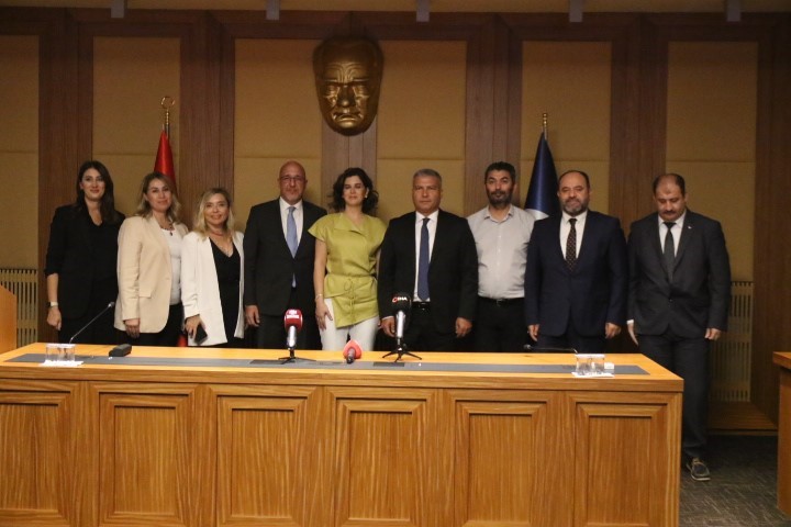 Anadolu Üniversitesi 4 bin 333 çalışanı için 111 bin 500 TL’lik rekor anlaşmaya imza attı