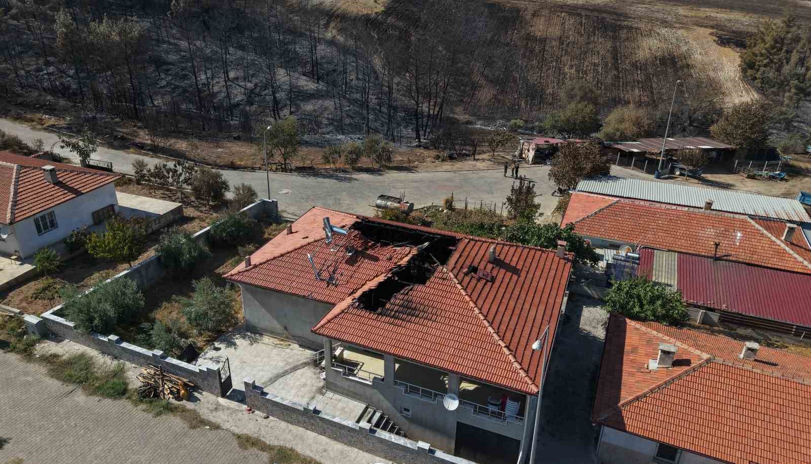 Buldan yangınında felaketin boyutu havadan g&ouml;r&uuml;nt&uuml;lendi
