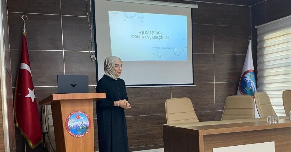 Elazığ’da ’Aşı Karşıtlığı’ konulu konferans