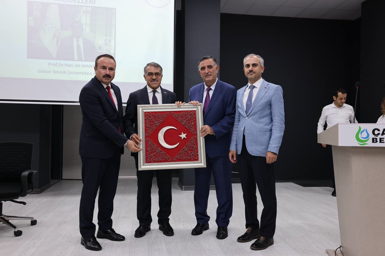 &Ccedil;ayırova&rsquo;da eğitimin paydaşları bir araya geldi
