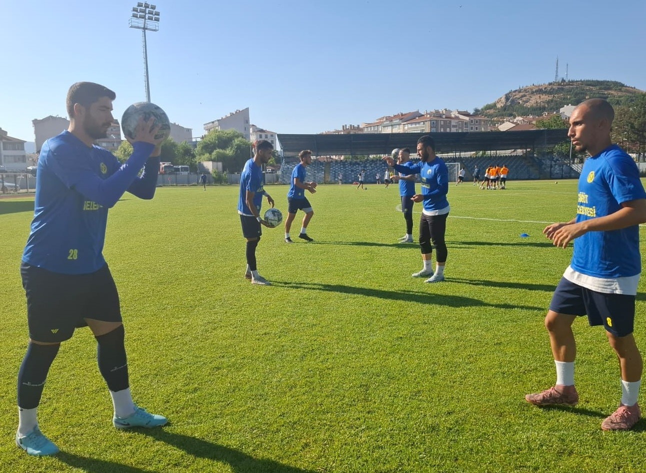 Söğütspor zorlu Bursaspor maçının hazırlıklarını sürdürüyor