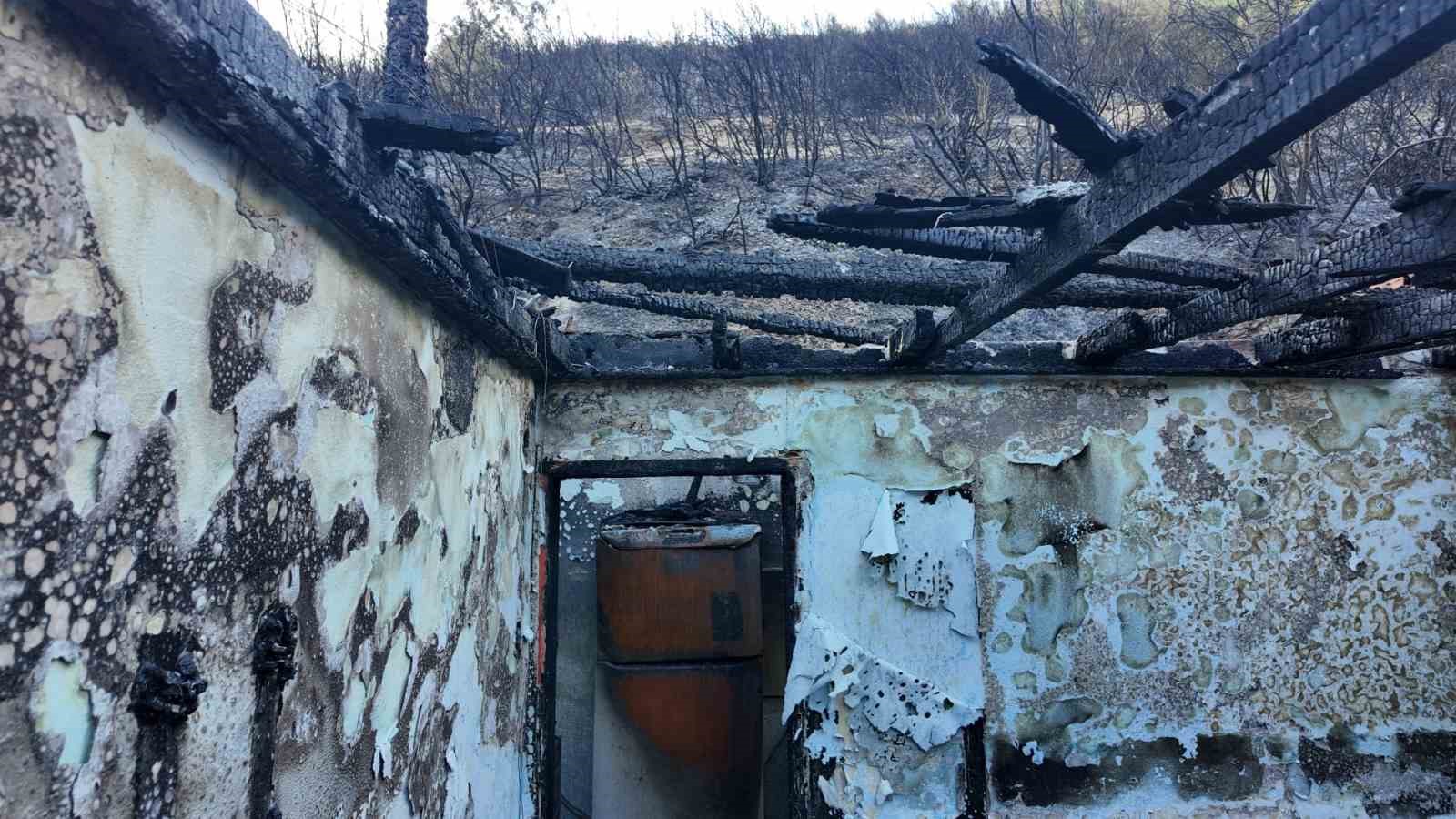 Yangın mağduru vatandaşa yardım eli: "Aklıma gelen başıma geldi"