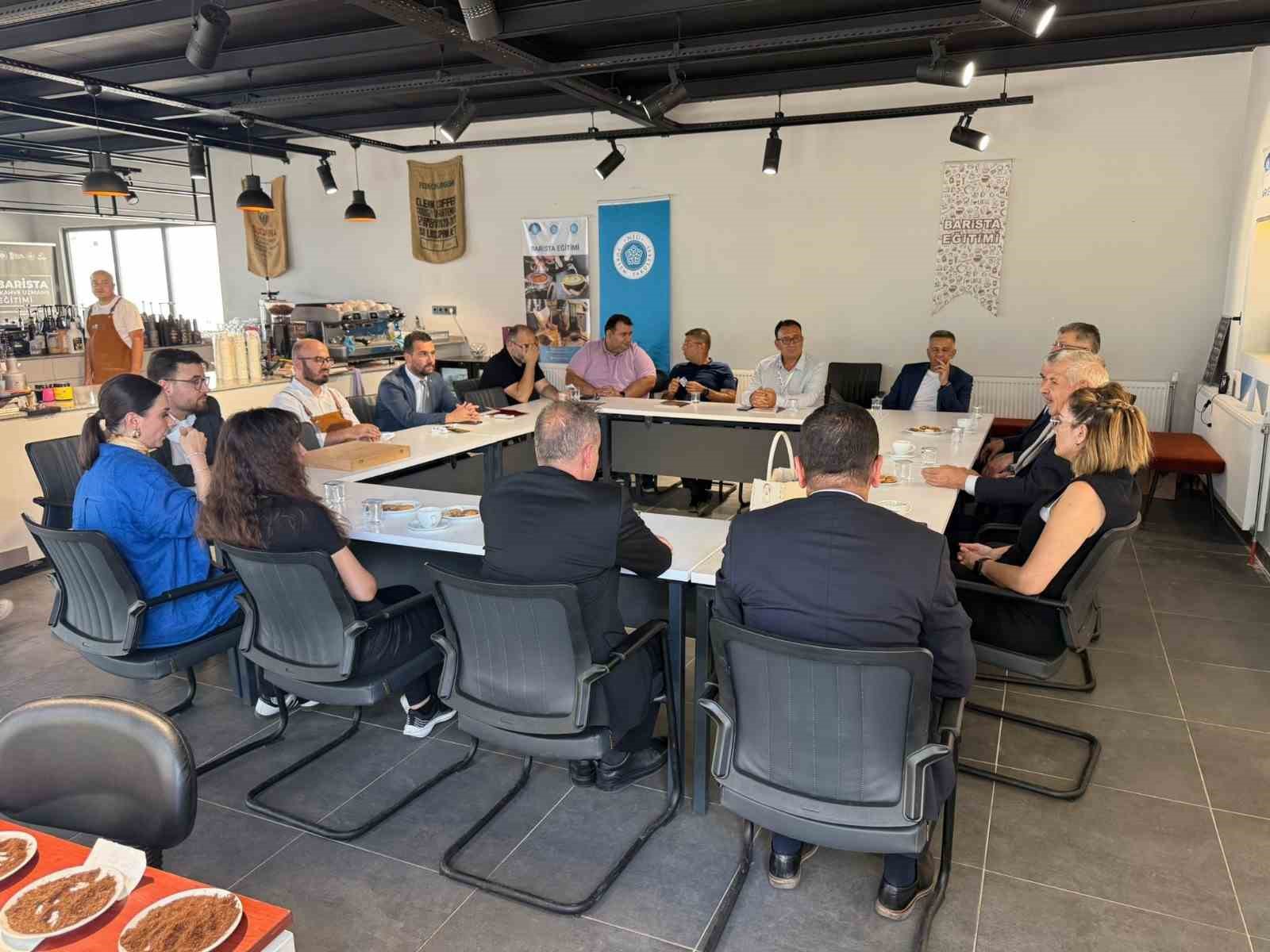 NE&Uuml;&rsquo;de kahve k&uuml;lt&uuml;r&uuml; bilimsel verilerle ele alındı: Rapor lansmanı ger&ccedil;ekleştirildi
