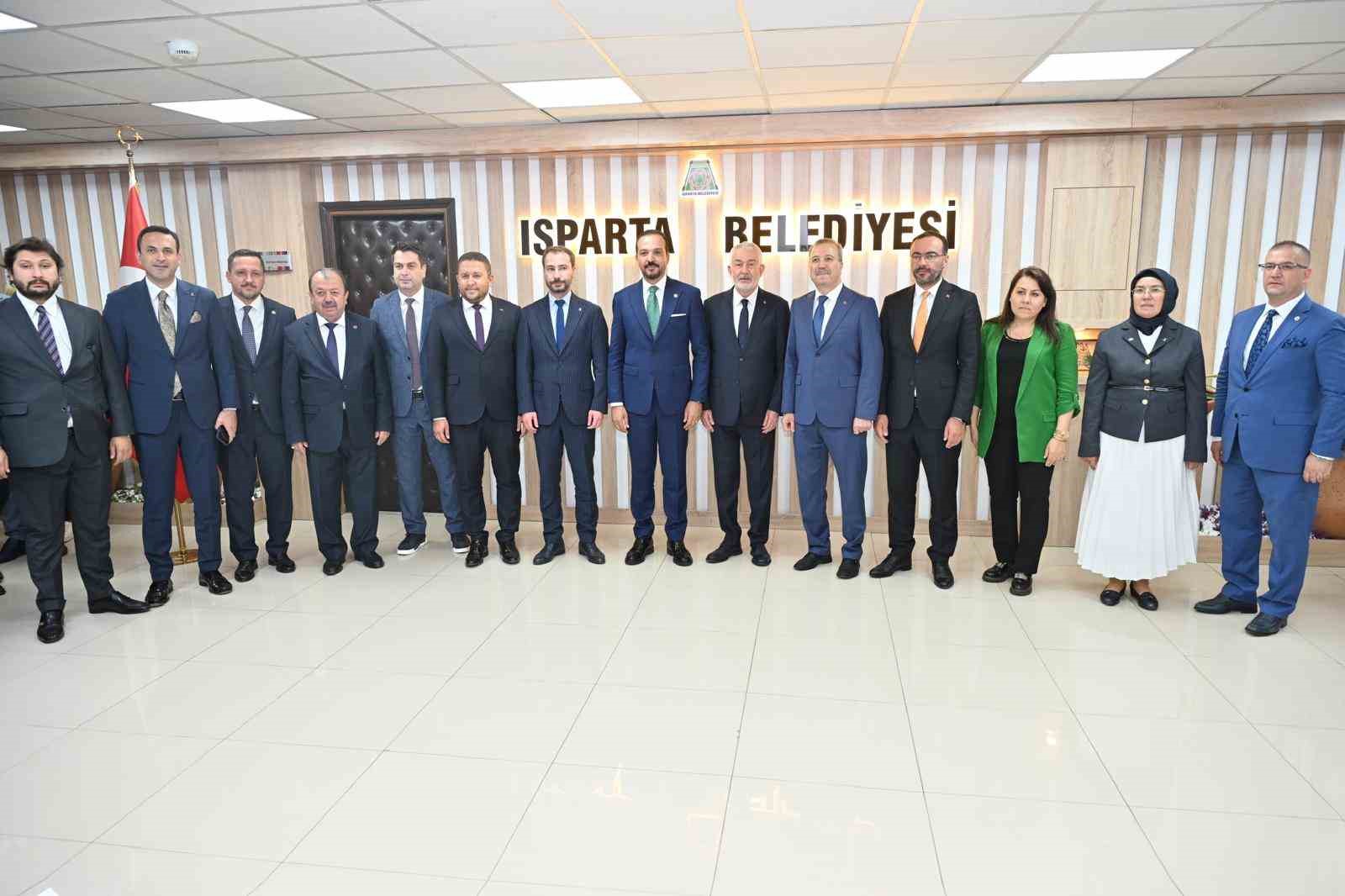 K&uuml;rşad Zorlu: "Isparta&rsquo;yı yerelden kalkınma hamlesiyle geleceğe taşıyacağız"
