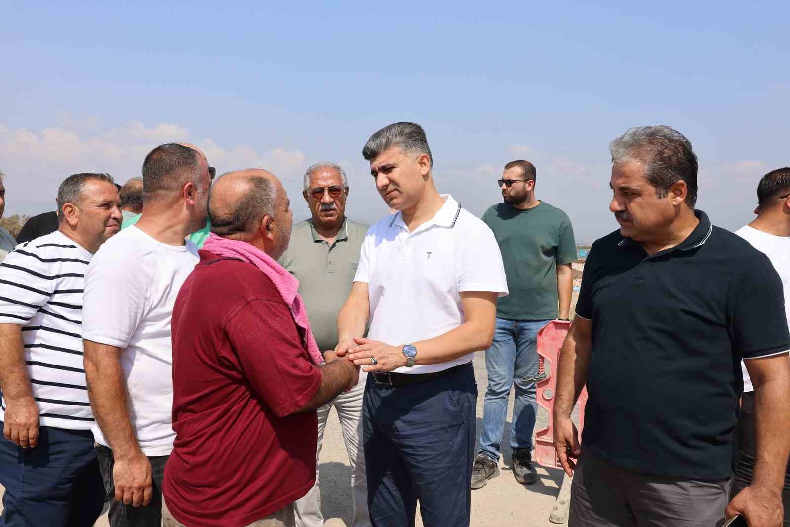 Akdeniz’de sokaklar sıcak asfalt ile yenileniyor