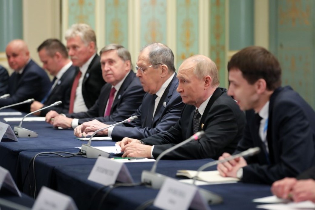 Pezeşkiyan, Rusya Devlet Başkanı Putin ile bir araya geldi