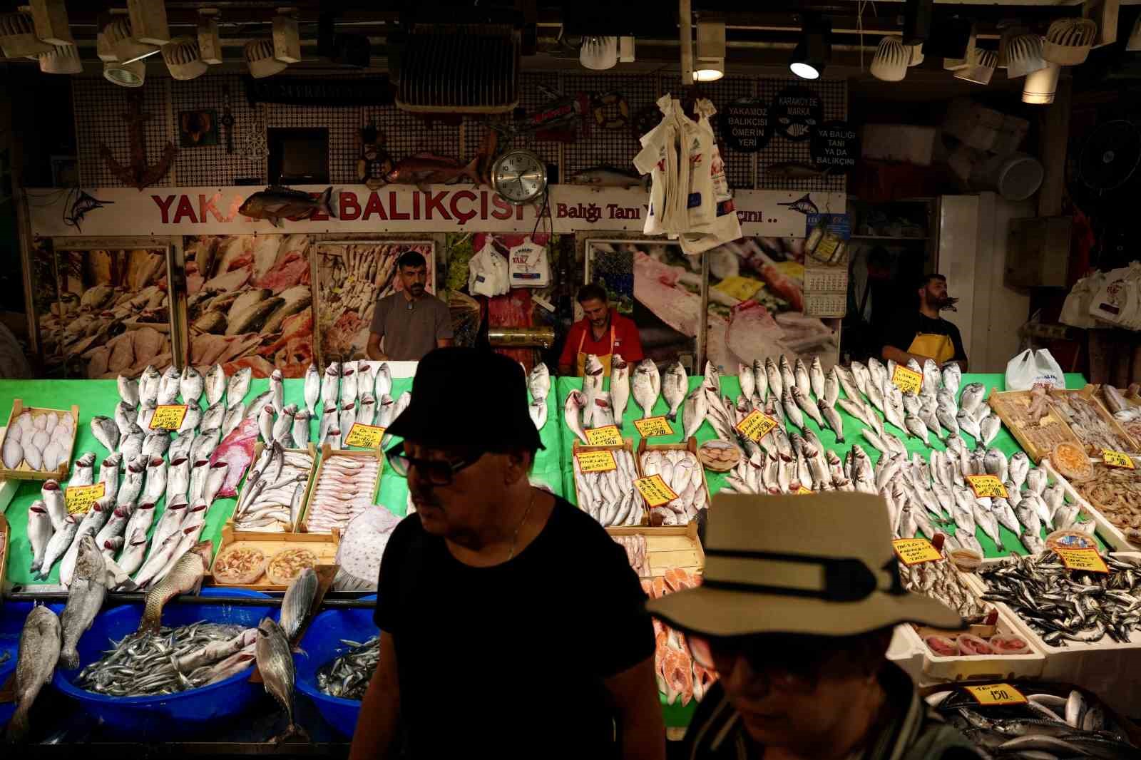 İstanbul’da balık sezonu hamsi ve istavrit bolluğuyla başladı
