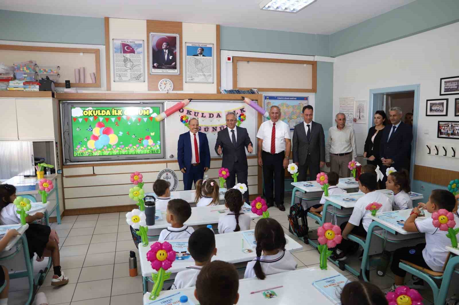 Bursa&rsquo;da minikler okula ilk adımlarını attı
