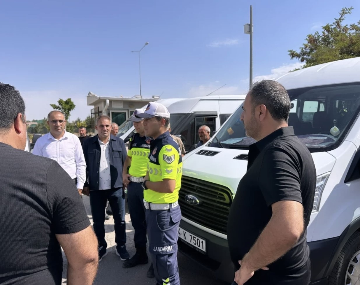 Patnos&rsquo;ta servis ara&ccedil;larına sıkı denetim
