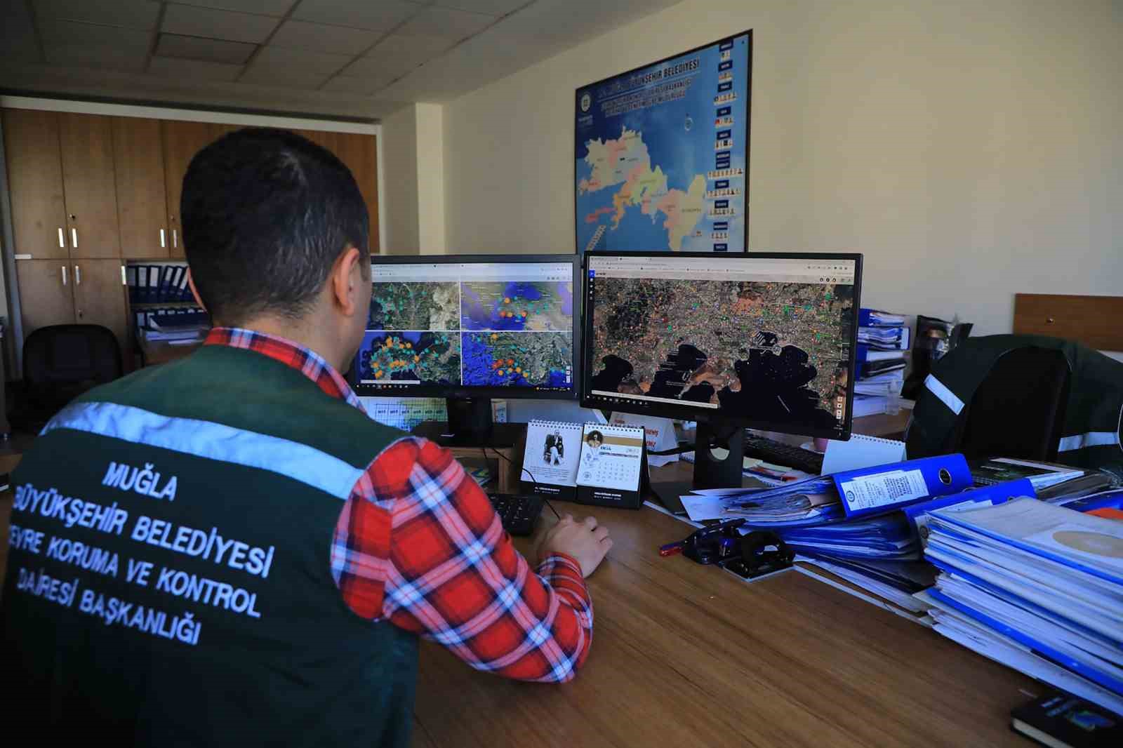 Hafriyat kamyonları uydudan takip ediliyor