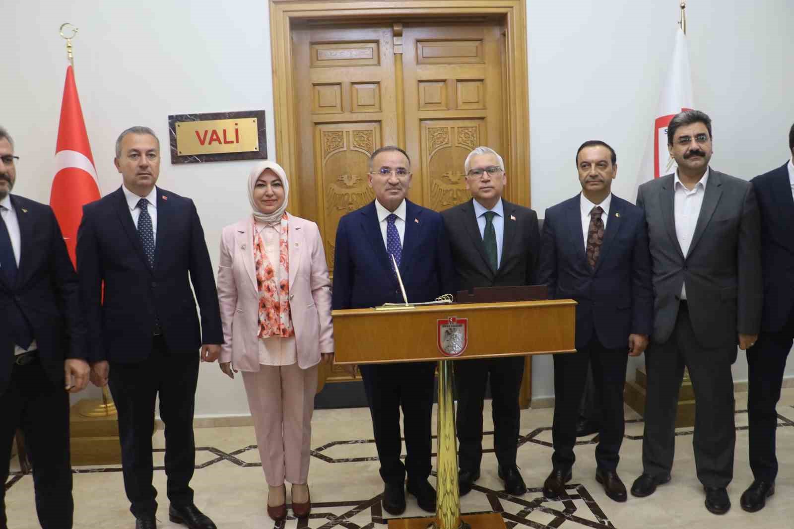 TBMM Başkanvekili Bozdağ, Vali Şimşek’ten brifing aldı
