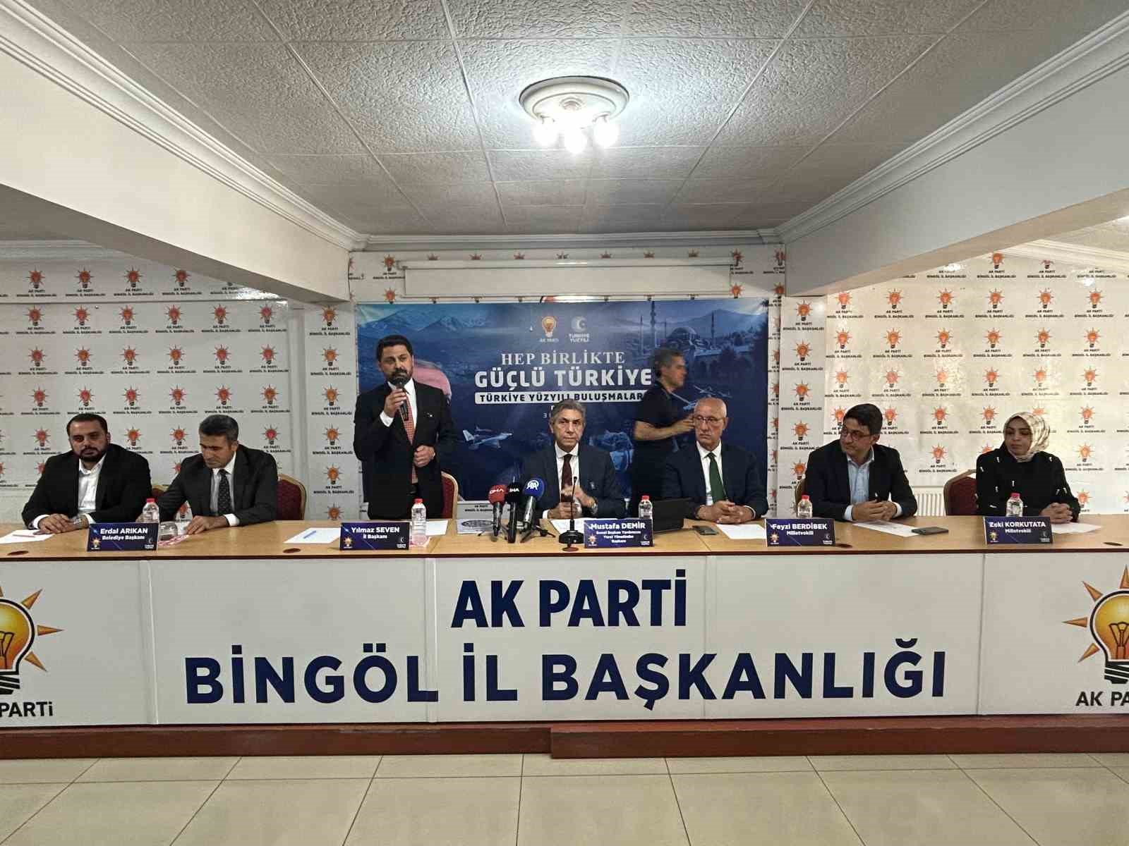 AK Parti Genel Başkan Yardımcısı Demir: "Eser &uuml;retmek bizim işimiz, hezimet CHP&rsquo;nin işi"
