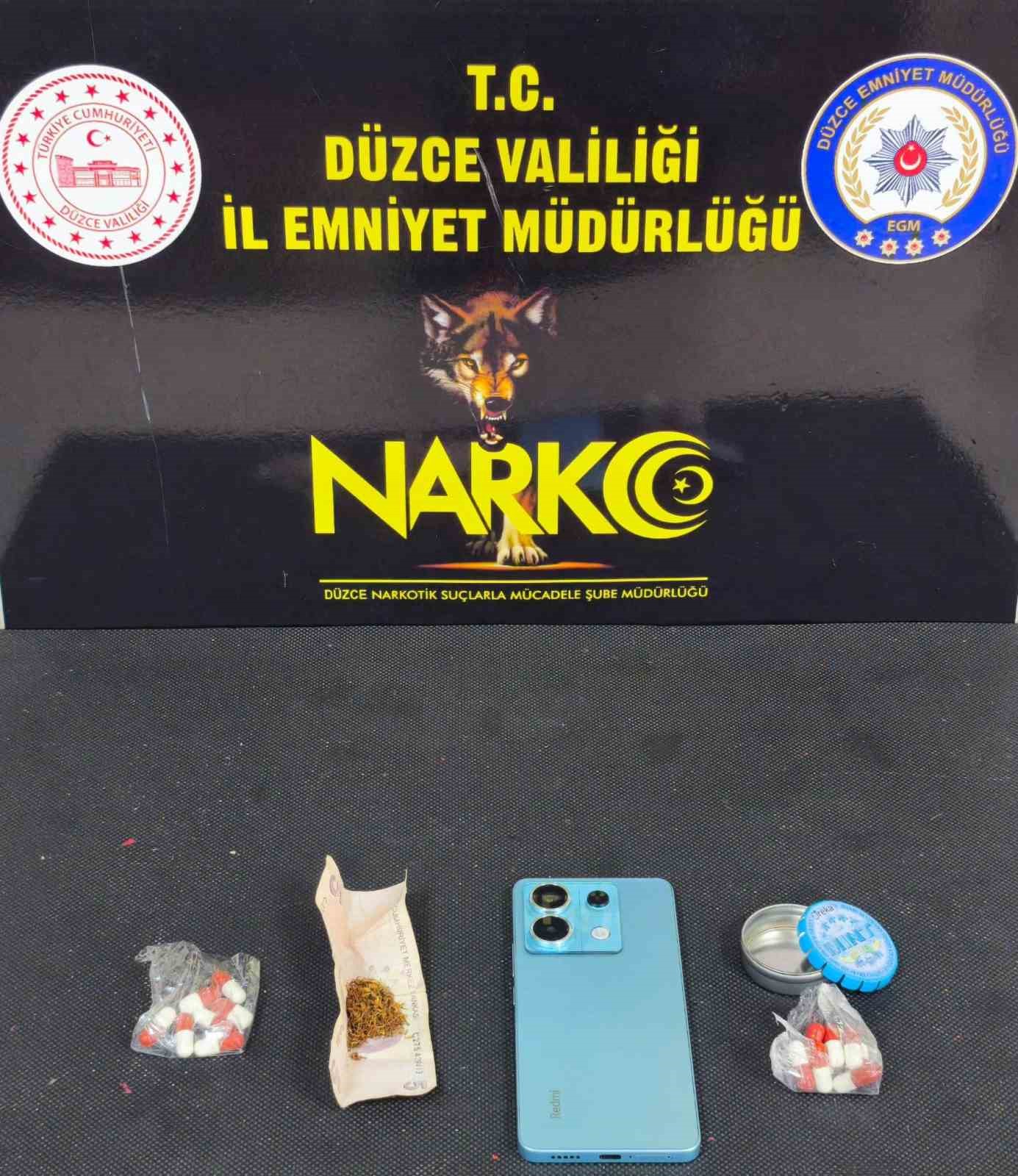 Uyuşturucuyla m&uuml;cadele hız kesmiyor
