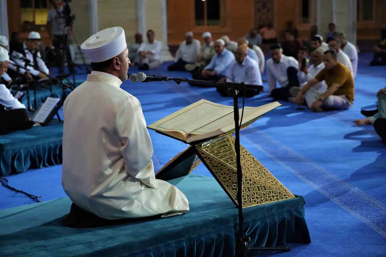 Muş’ta Mevlit Kandili dualarla idrak edildi