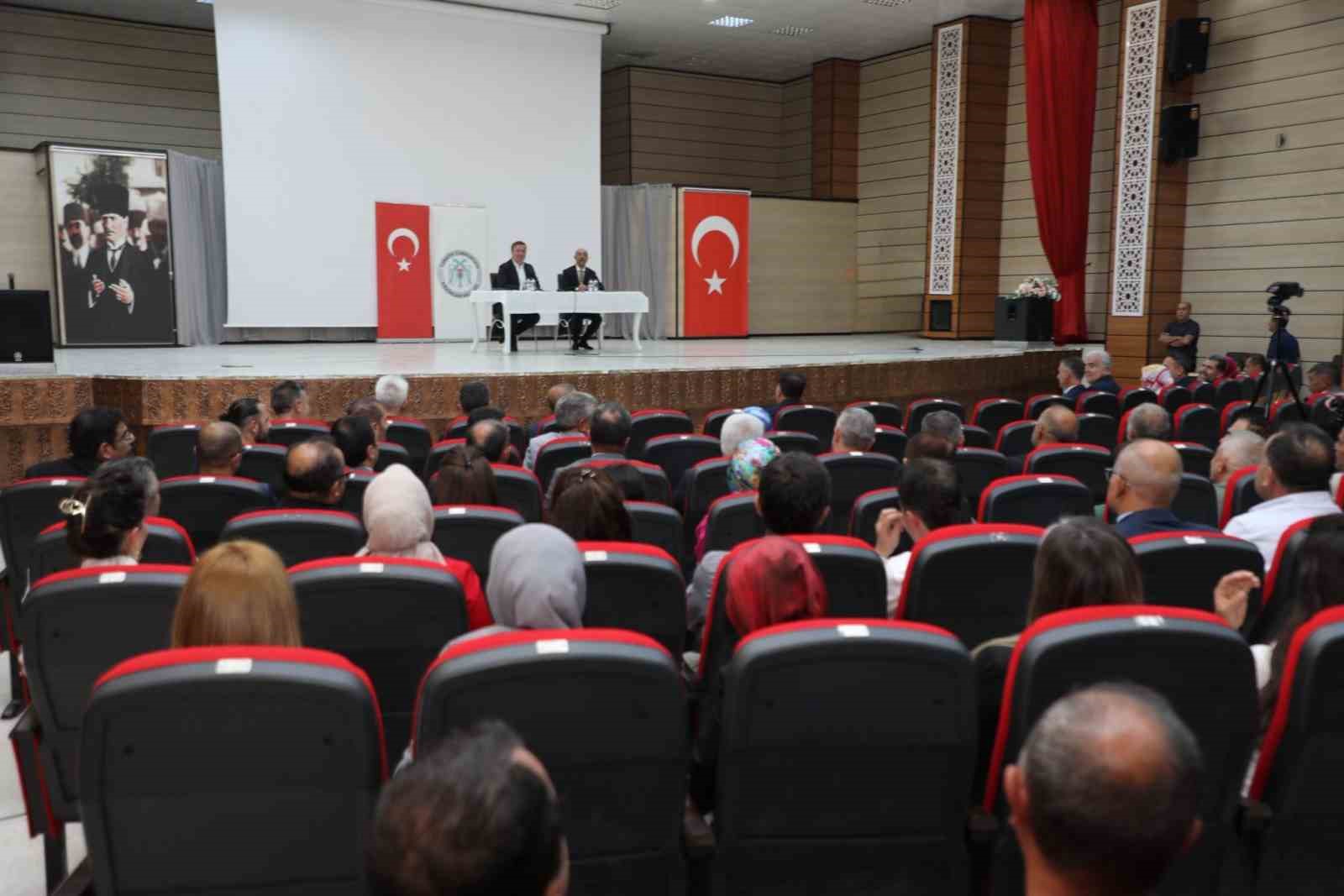 Vali Aydoğdu: "Eğitim sadece bir g&ouml;rev değil; aynı zamanda bir sevda, bir g&ouml;n&uuml;l işidir"
