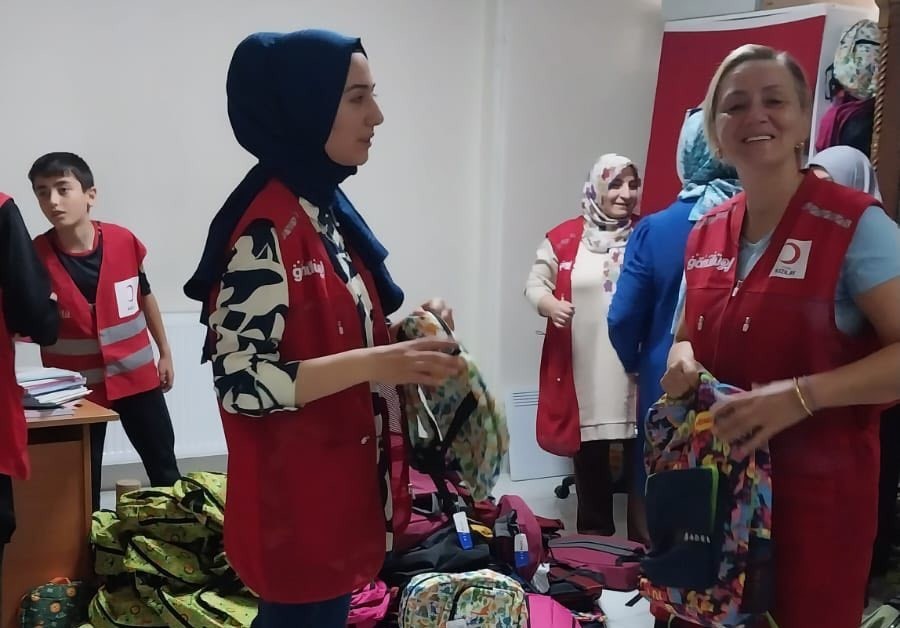 Kızılay Palandöken Şubesi gönülleri kazanıyor