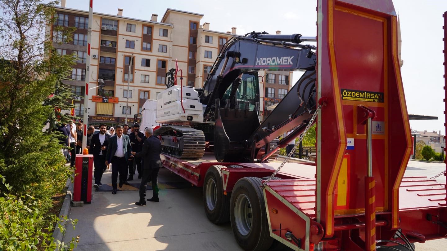 Şırnak Belediyesi filosuna 4 yeni araç ekledi
