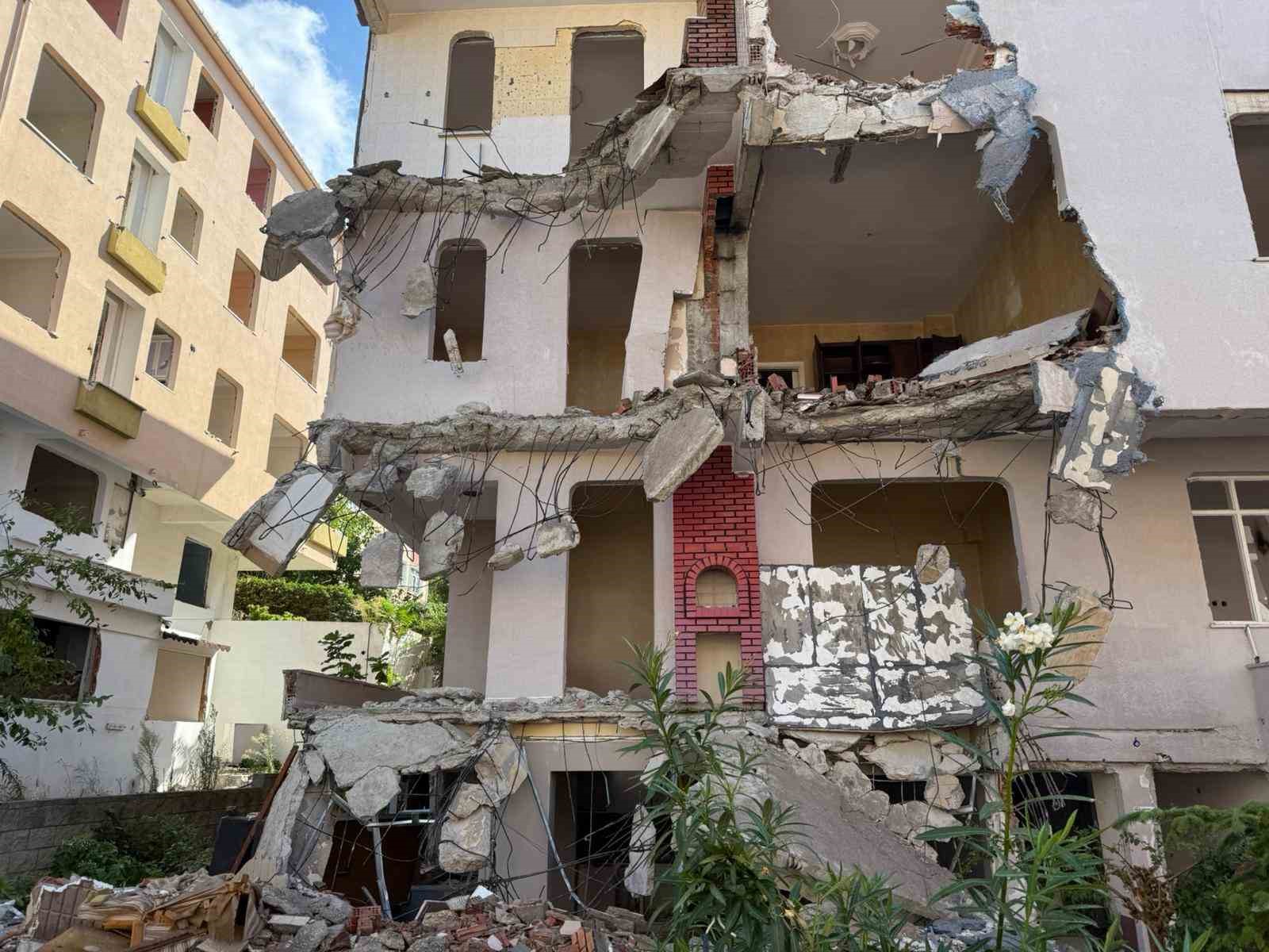 Büyükçekmece’de 9 bloklu sitede kentsel dönüşüm başladı