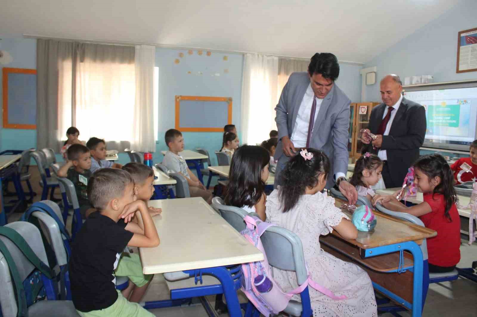 K&ouml;yceğiz Kaymakamı Kumcu, uyum haftası kapsamında &ouml;ğrencilerle buluştu
