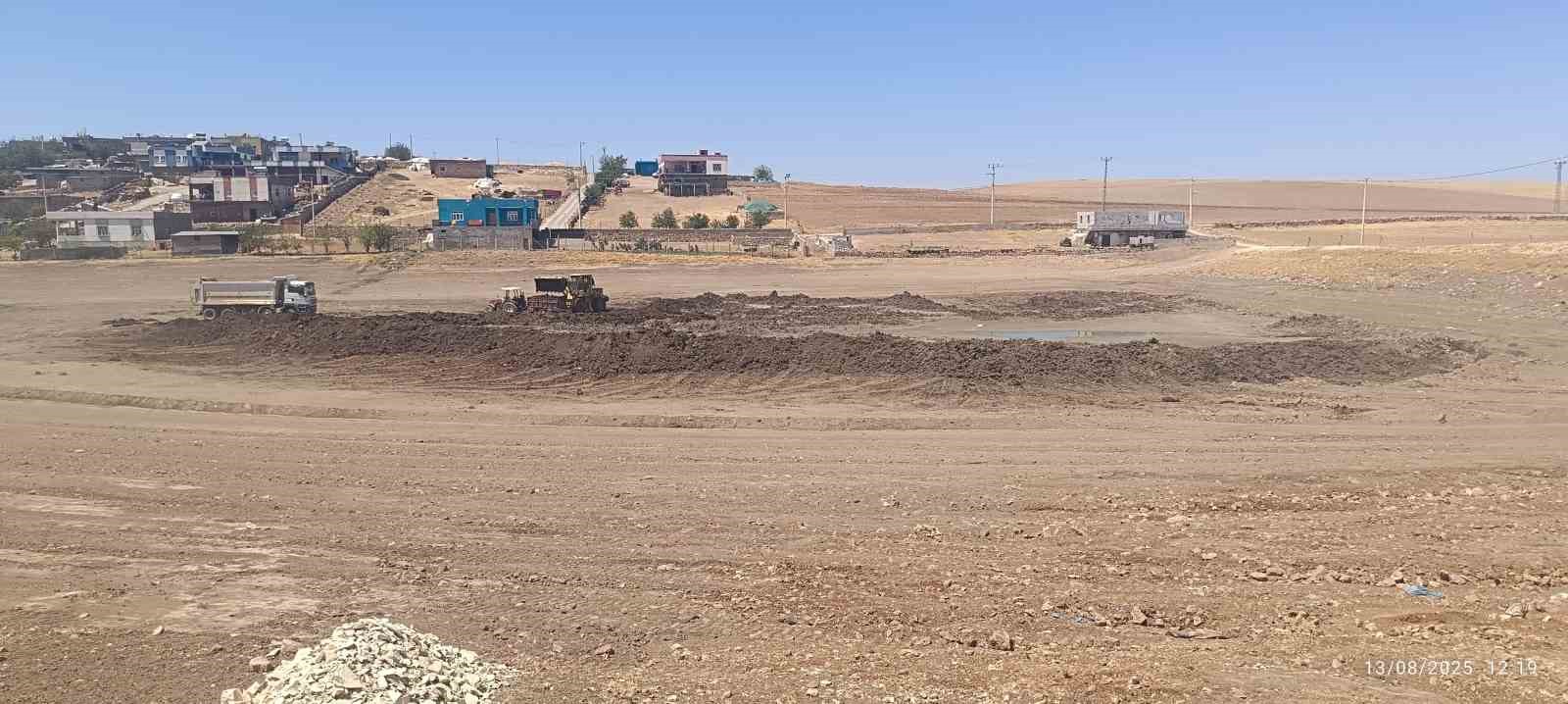 Mardin’de kuruyan gölette temizlik ve ıslah çalışması
