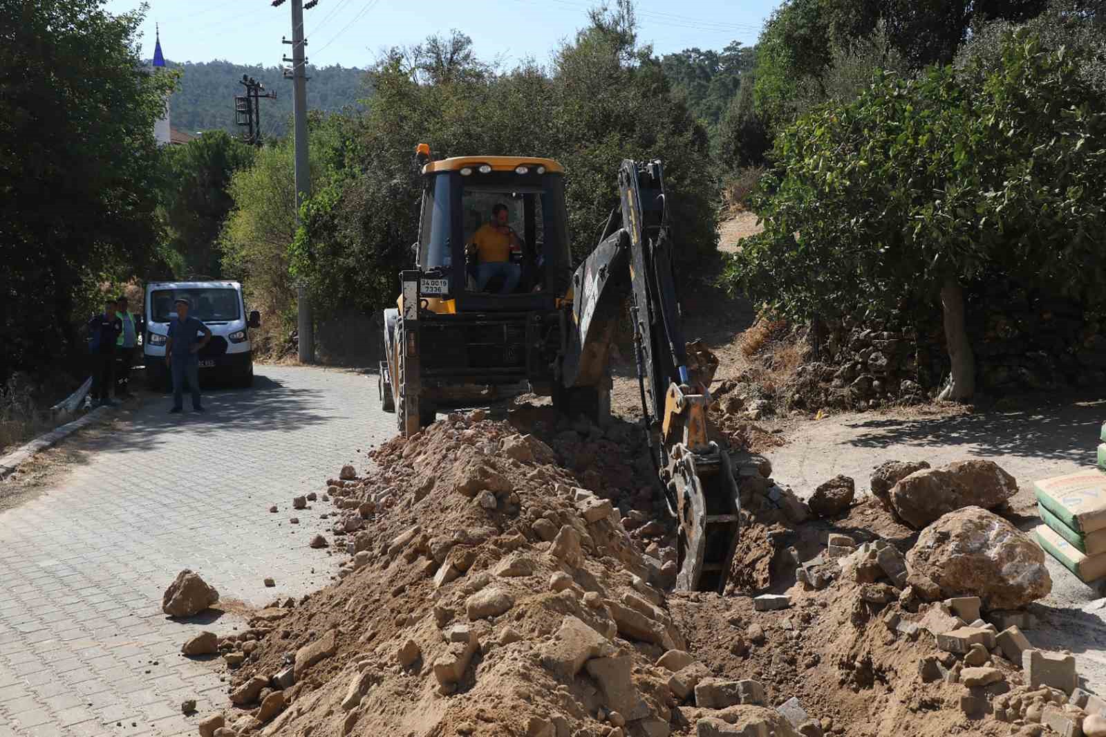 Menteşe Derinkuyu’da içme suyu şebeke hattı yenileniyor
