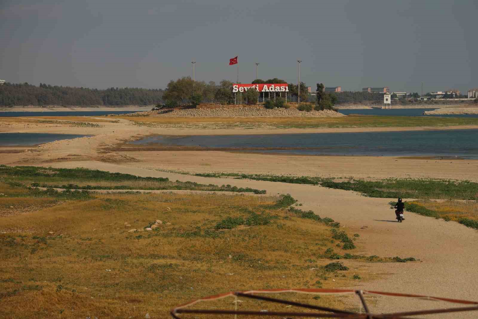 Kuraklık ’sevgi yolu’nu ortaya çıkarttı
