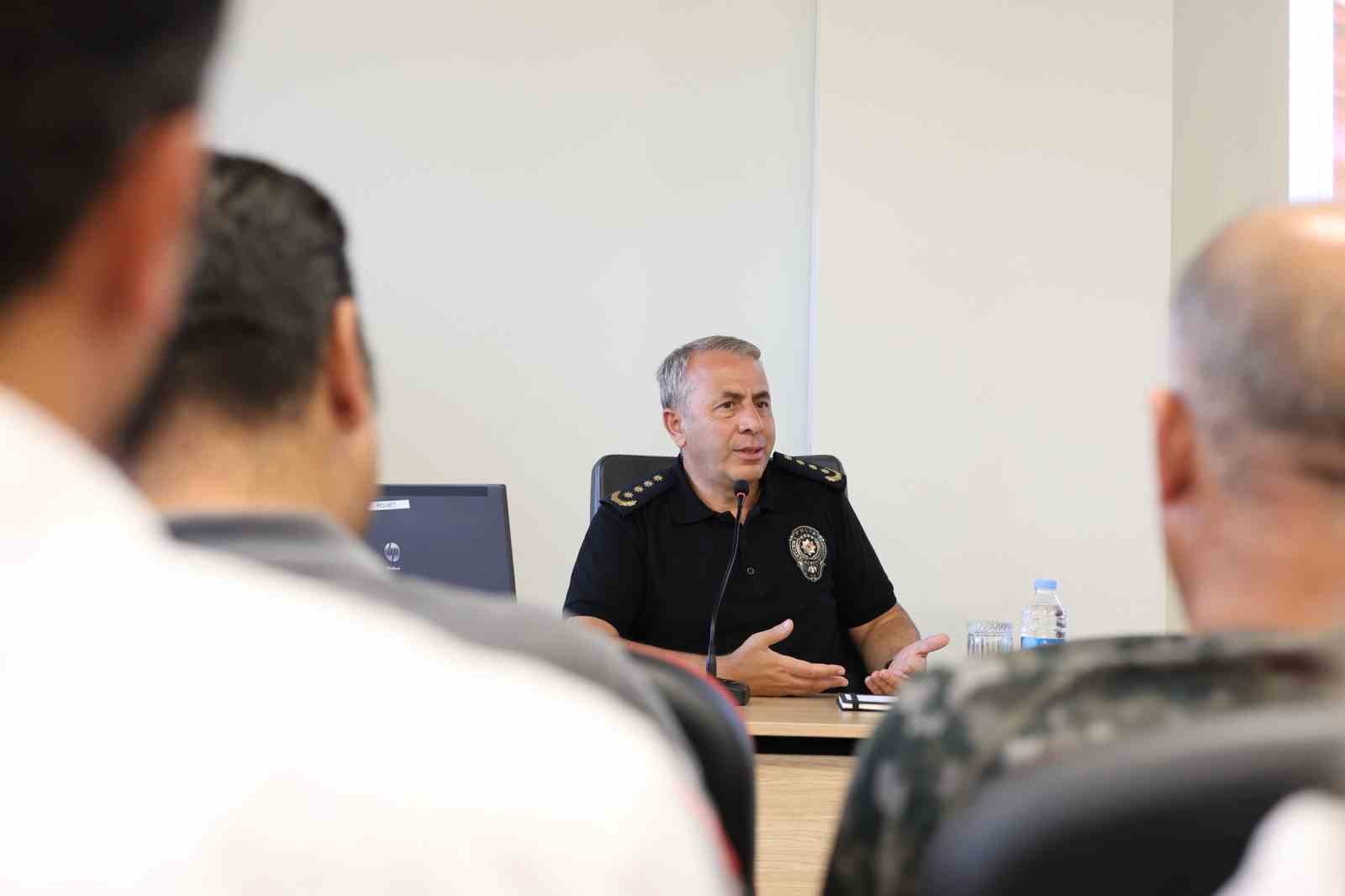 &Ccedil;anakkale&rsquo;de 41 okulun g&uuml;venliği 78 emniyet personeli ve 30 ekiple sağlanacak
