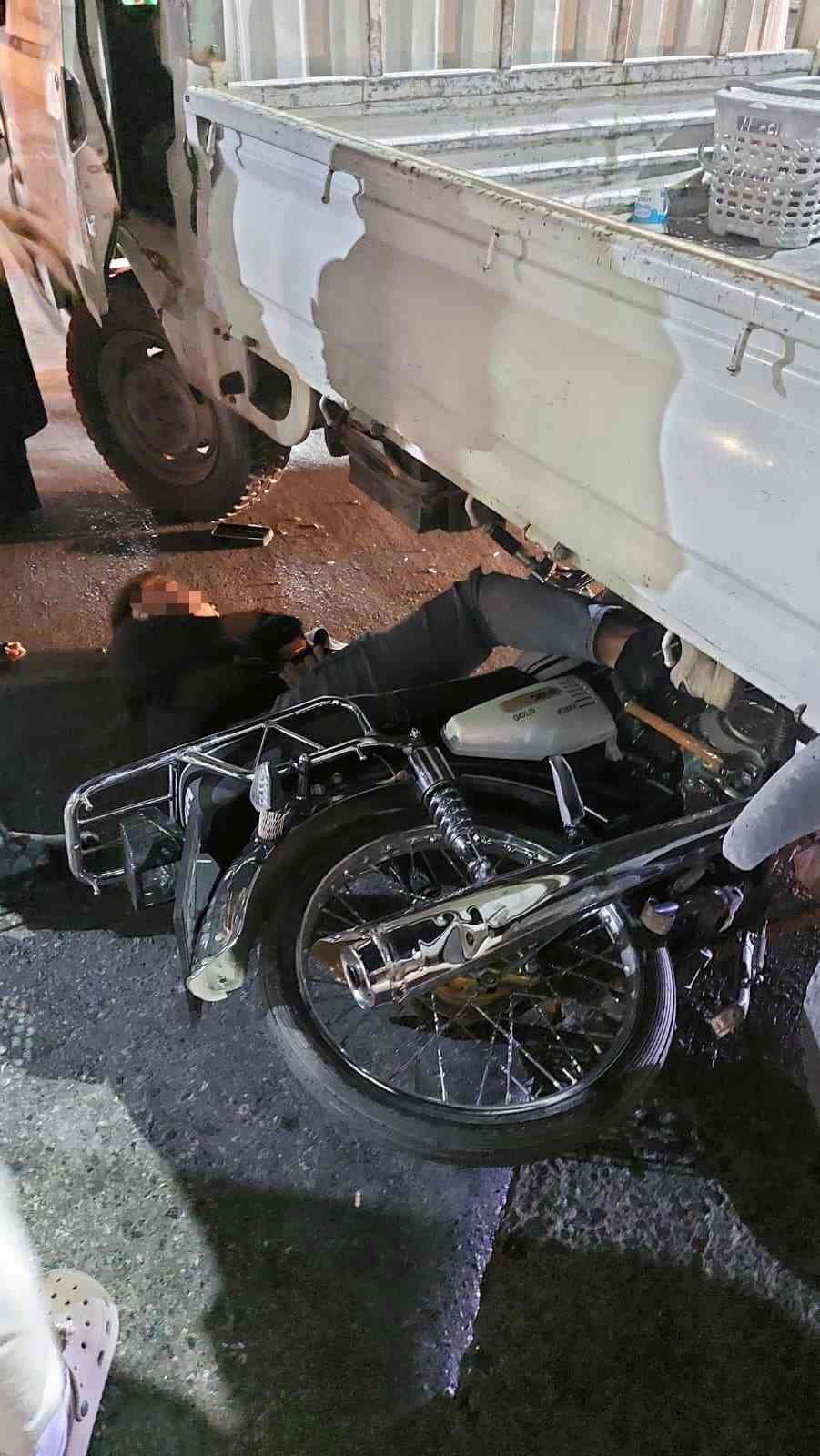 Trafikten men motosiklet ile kazaya karışan genç yaralandı