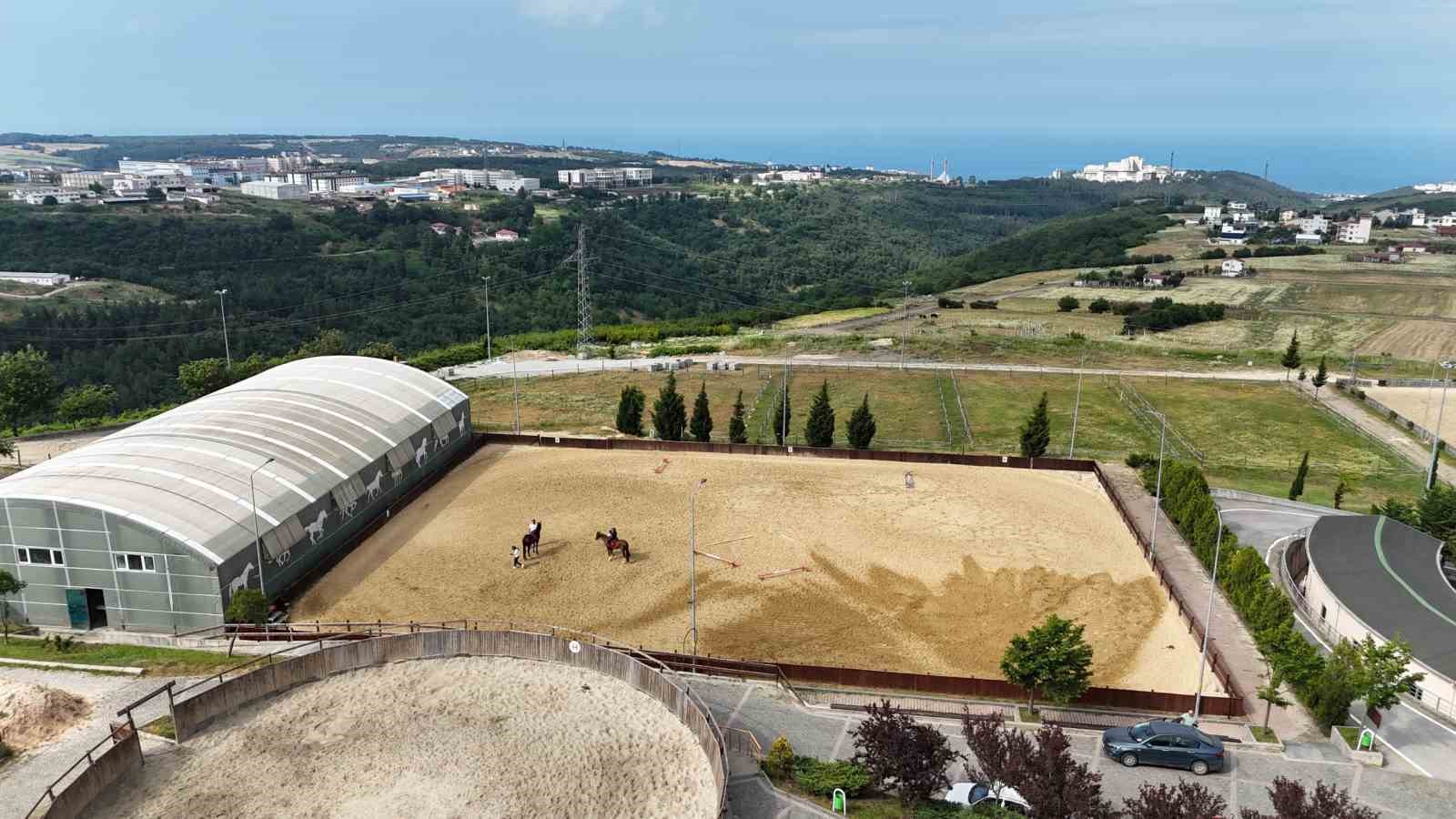 Atlı Spor Tesisi 8 ayda 75 bin ziyaretçiyi ağırladı