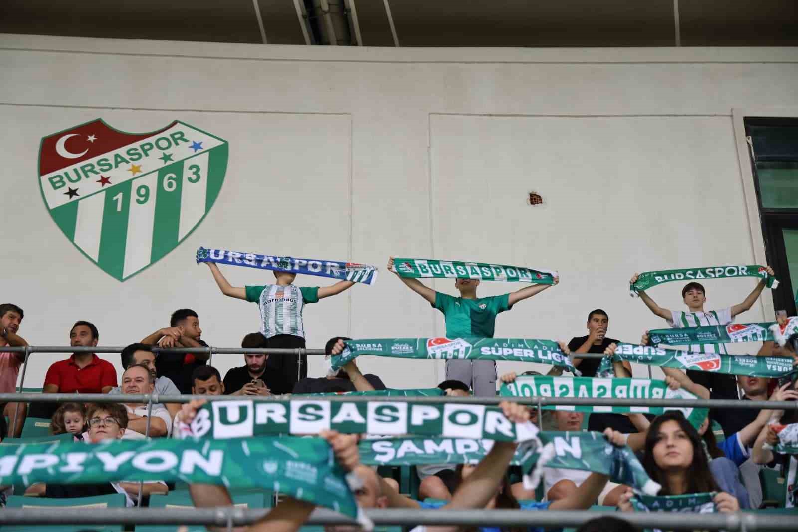 Büyükşehir ile gençlere Bursaspor sevgisi aşılanıyor