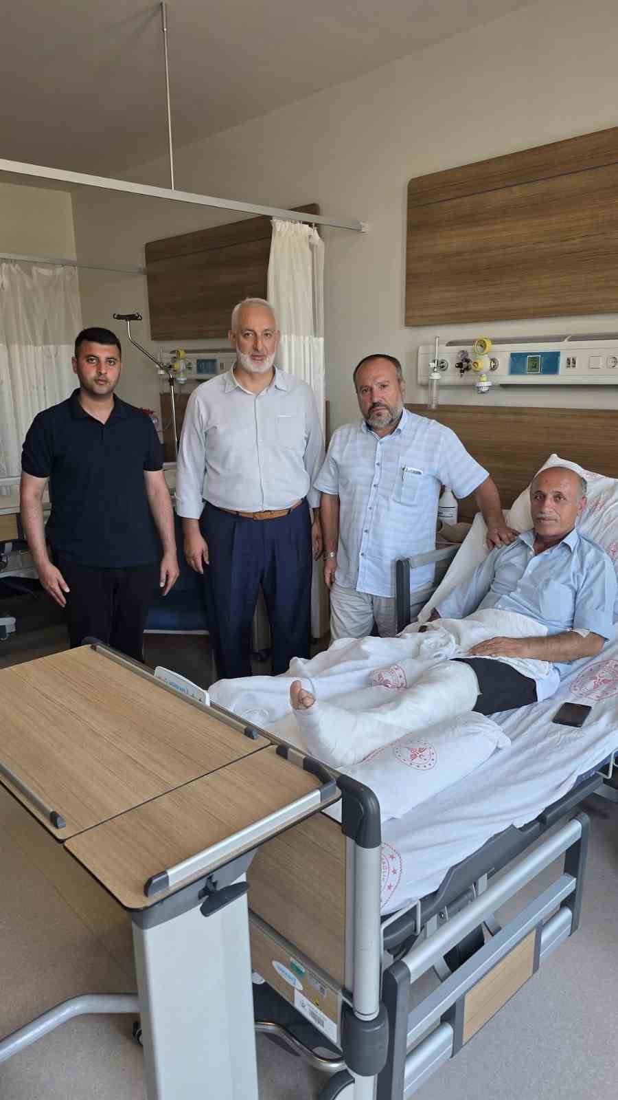 Mahalleye su almaya gelen grup imamı darp etti
