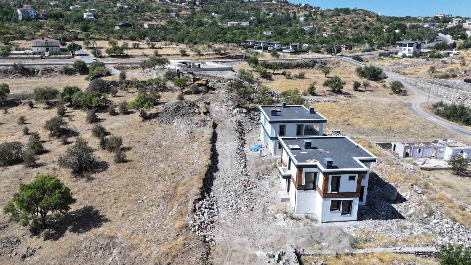 Başkan Özdoğan: "Yeni yollarımız hemşehrilerimizin yaşam kalitesini artıracak"