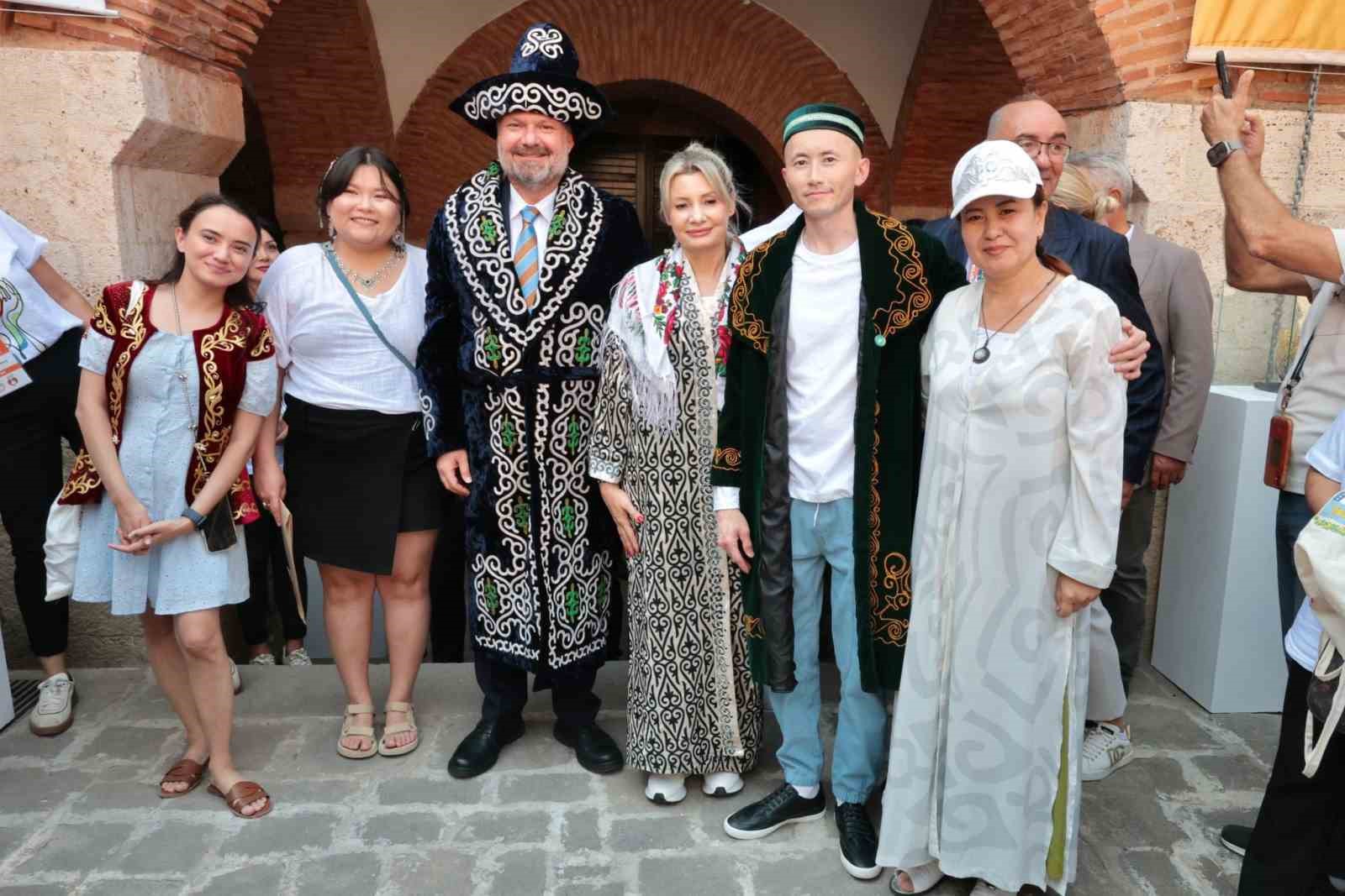 Menemen&rsquo;de festival coşkusu "Hemhal" ile başladı
