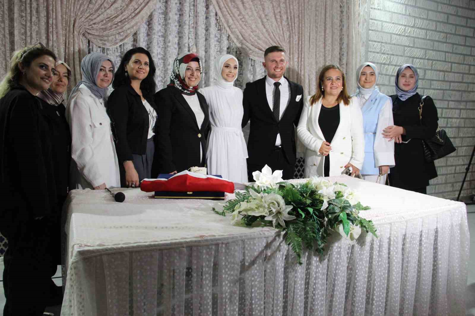 Bakan G&ouml;ktaş, &Ccedil;orum&rsquo;da nikah şahidi oldu
