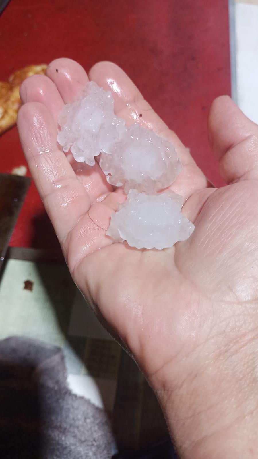 Manisa&rsquo;da sağanak yağış sokakları g&ouml;le &ccedil;evirdi
